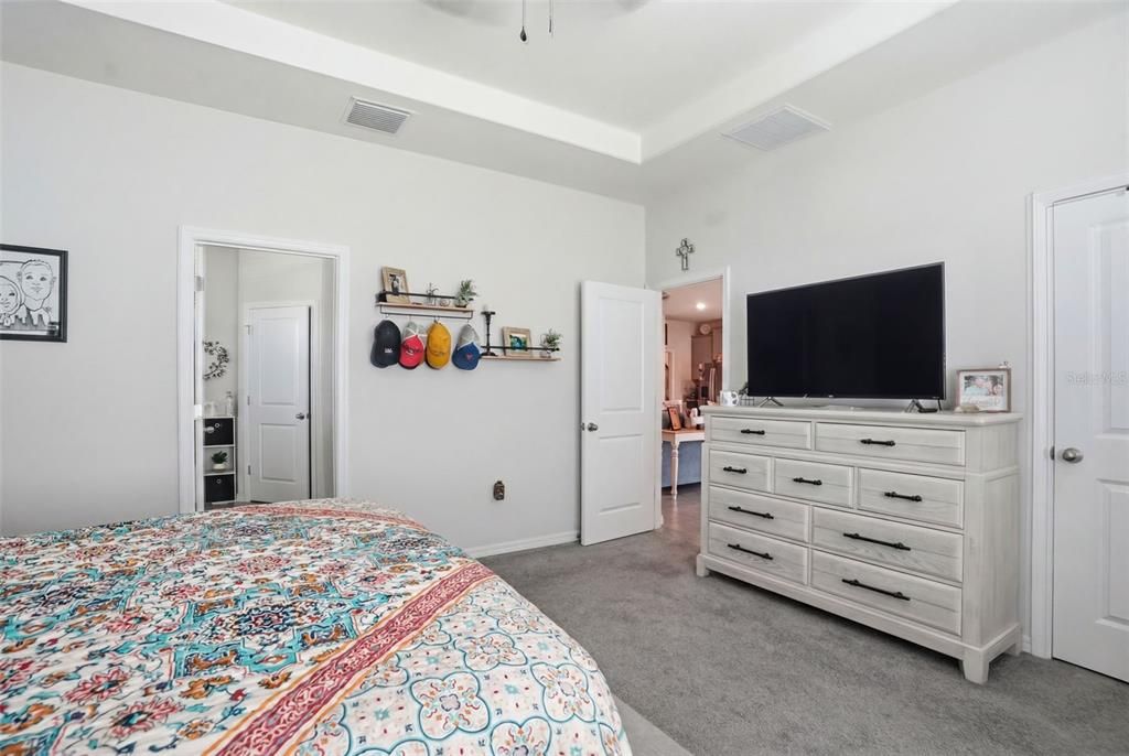 For Sale: $344,000 (3 beds, 2 baths, 1844 Square Feet)
