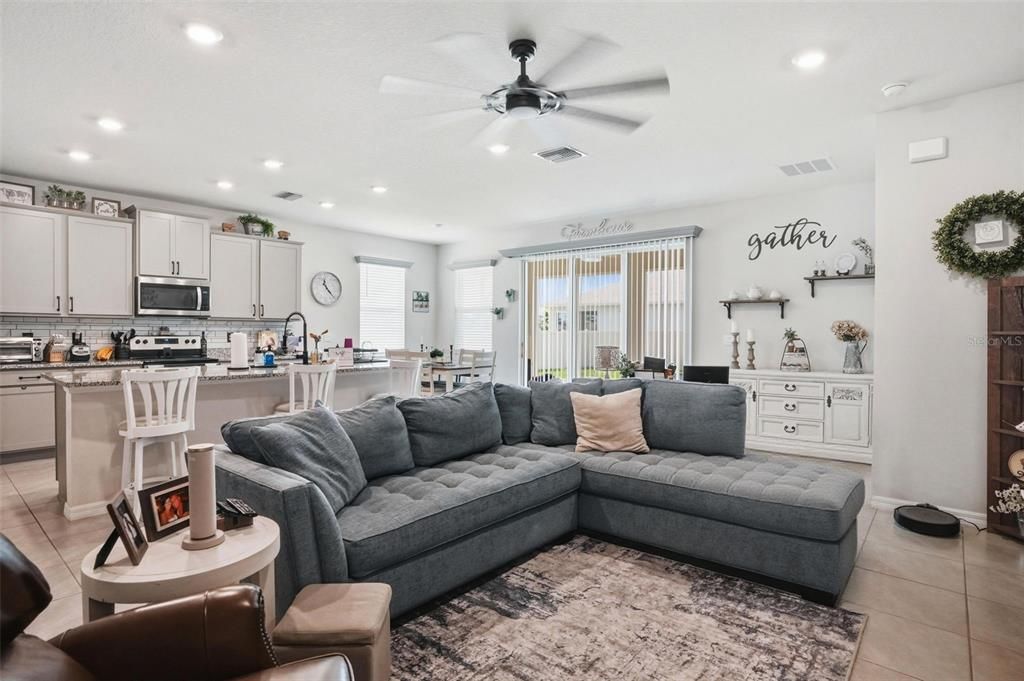For Sale: $344,000 (3 beds, 2 baths, 1844 Square Feet)