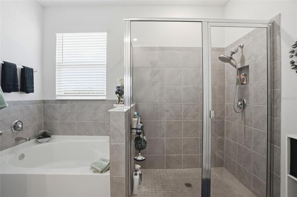 For Sale: $344,000 (3 beds, 2 baths, 1844 Square Feet)