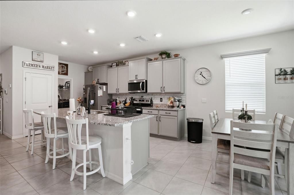For Sale: $344,000 (3 beds, 2 baths, 1844 Square Feet)