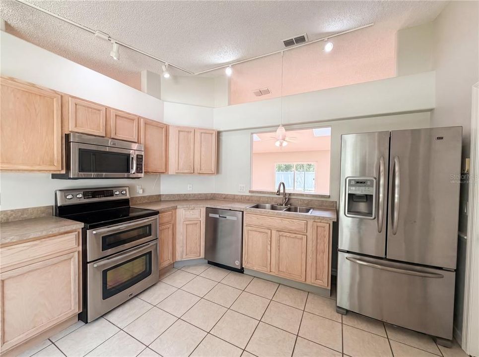 En Venta: $285,000 (3 camas, 2 baños, 1288 Pies cuadrados)