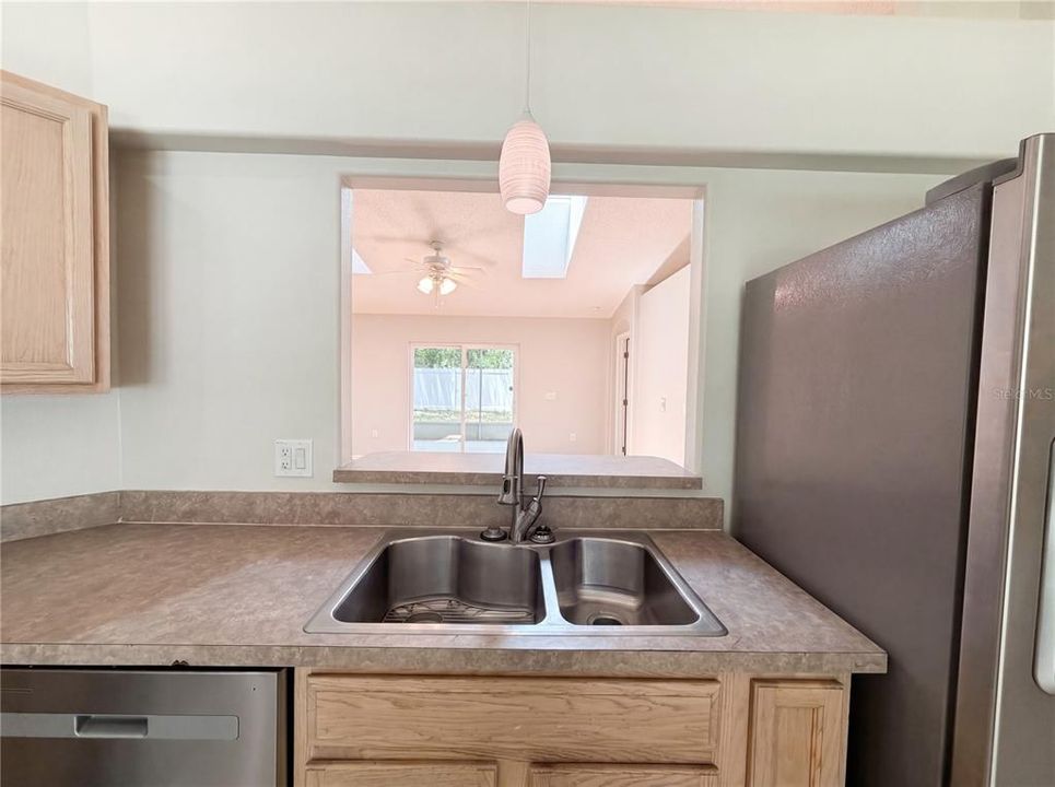 En Venta: $285,000 (3 camas, 2 baños, 1288 Pies cuadrados)