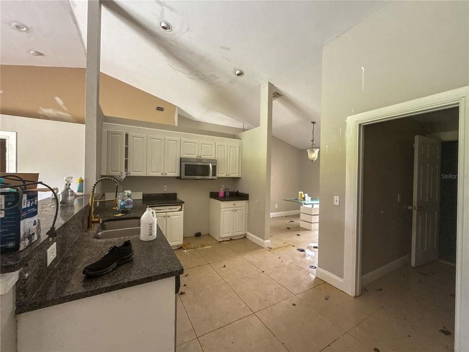 En Venta: $65,000 (4 camas, 2 baños, 1803 Pies cuadrados)
