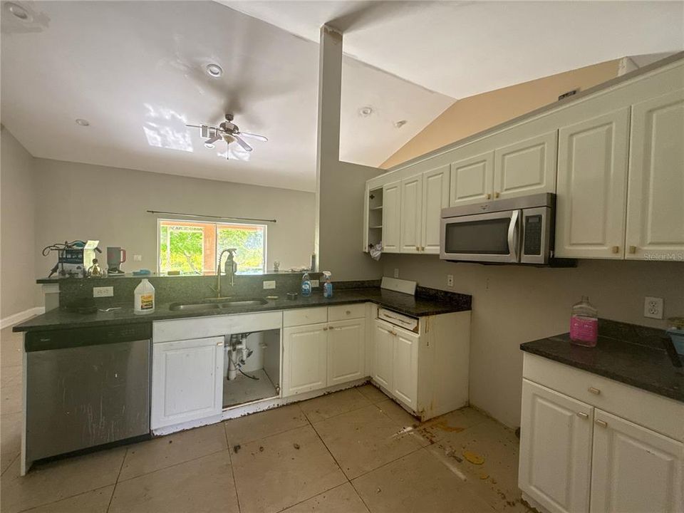 En Venta: $65,000 (4 camas, 2 baños, 1803 Pies cuadrados)