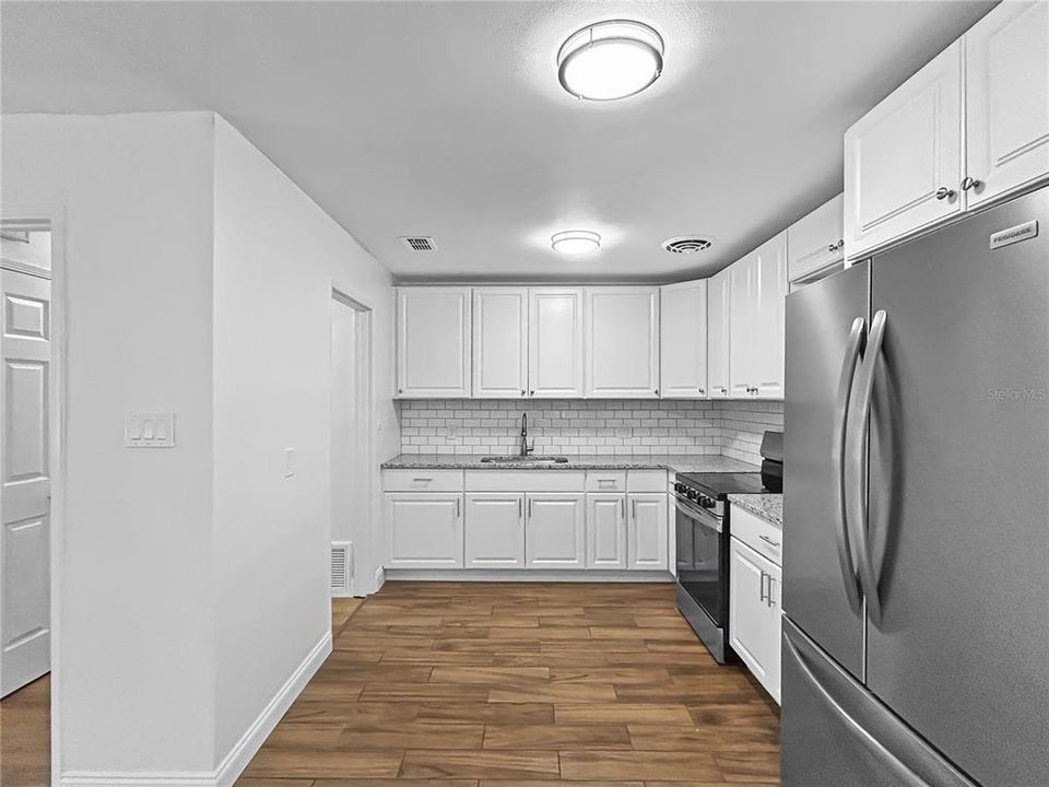 For Sale: $269,990 (3 beds, 1 baths, 1131 Square Feet)