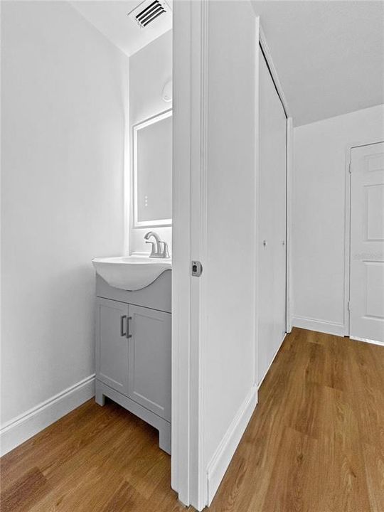 For Sale: $269,990 (3 beds, 1 baths, 1131 Square Feet)