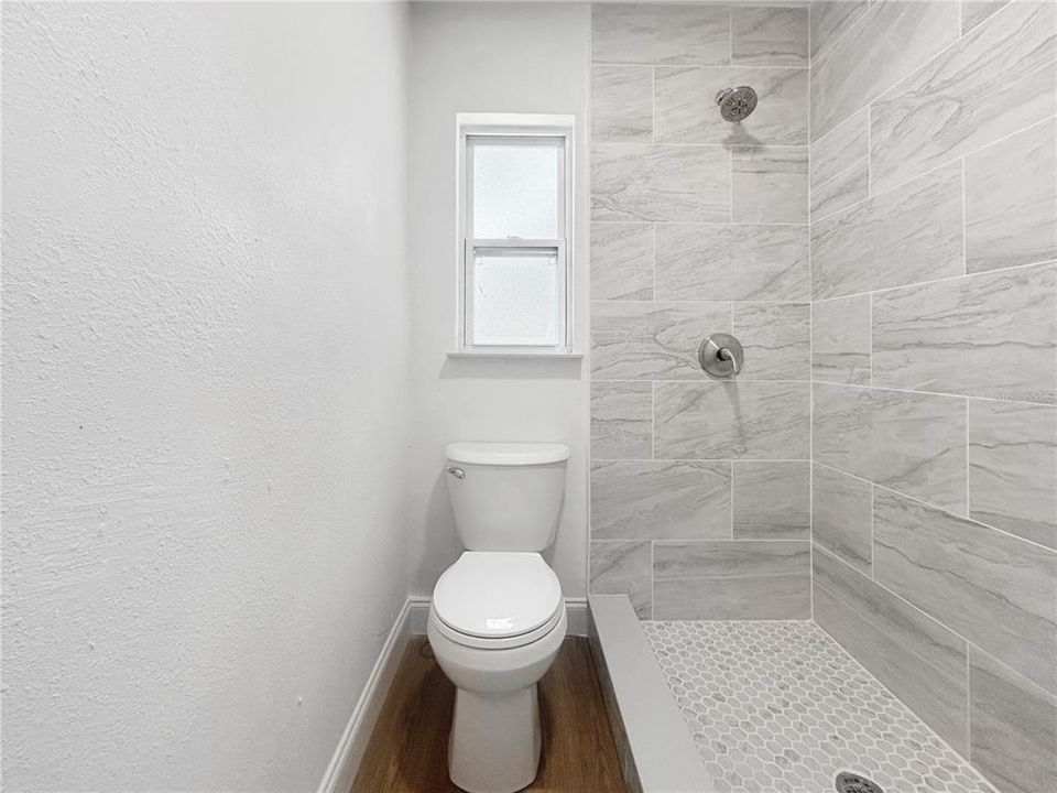 For Sale: $269,990 (3 beds, 1 baths, 1131 Square Feet)