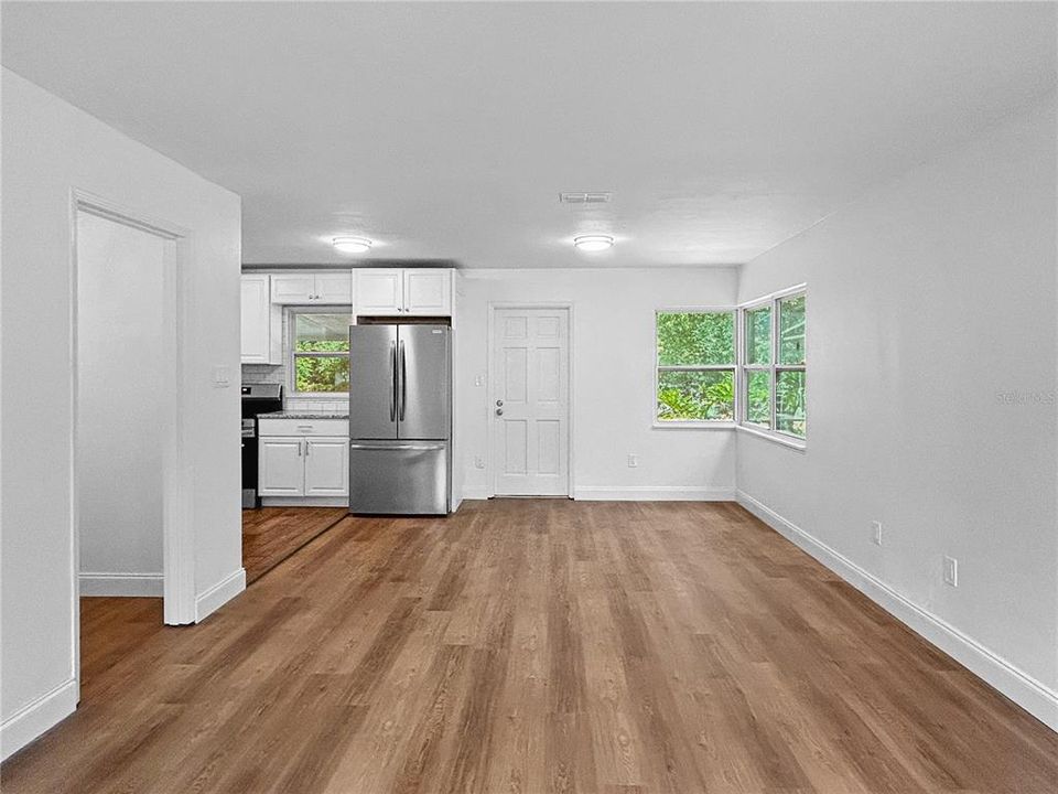 For Sale: $269,990 (3 beds, 1 baths, 1131 Square Feet)