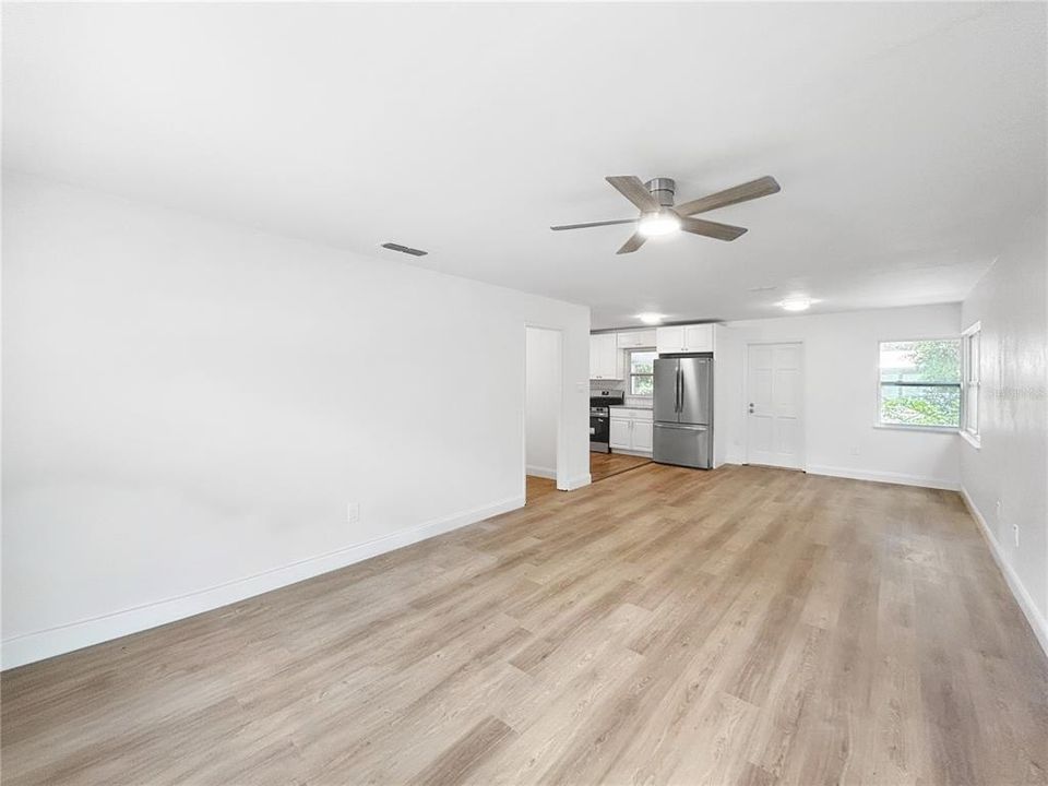 For Sale: $269,990 (3 beds, 1 baths, 1131 Square Feet)