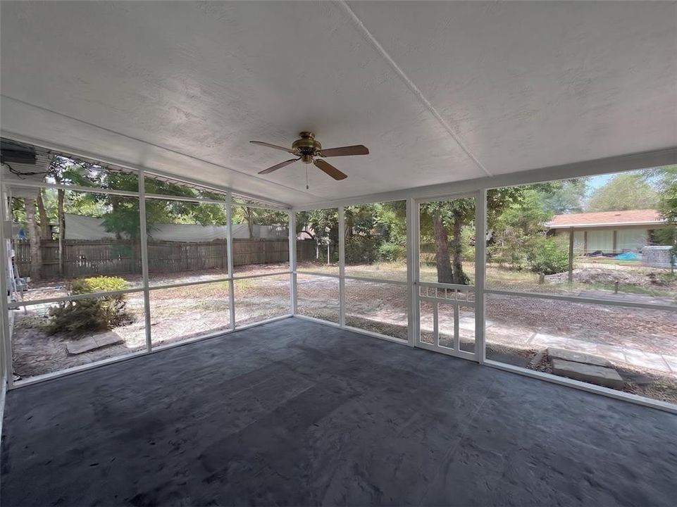 For Sale: $269,990 (3 beds, 1 baths, 1131 Square Feet)