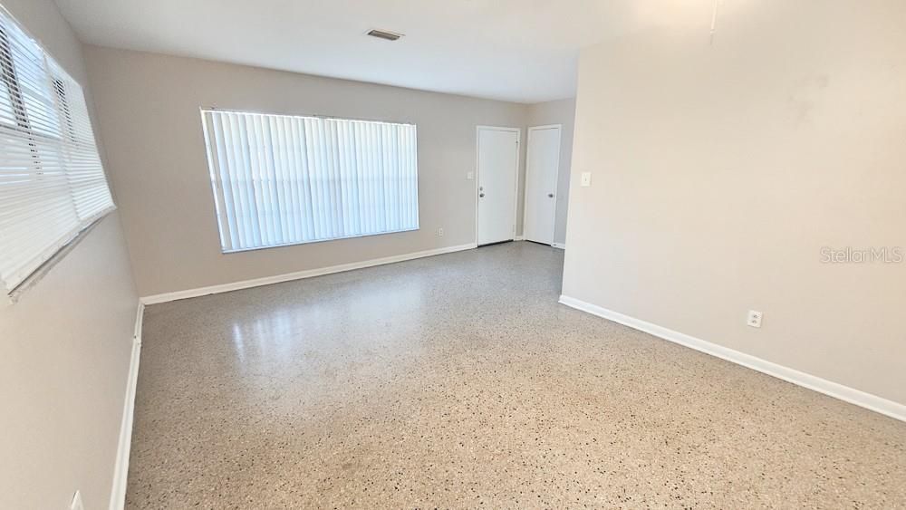 For Sale: $349,900 (3 beds, 1 baths, 1108 Square Feet)