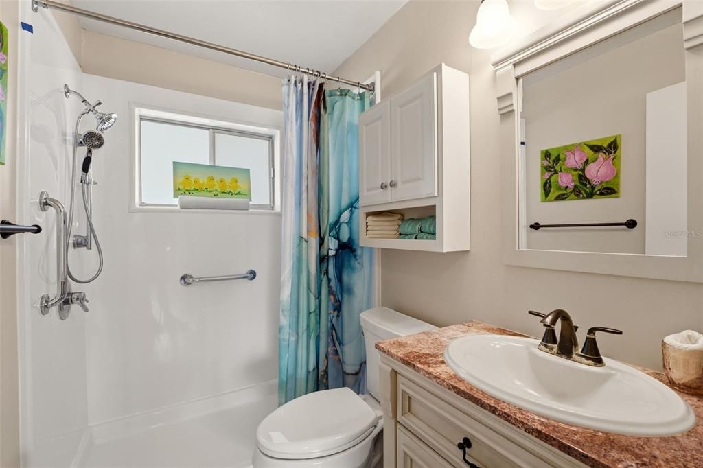 For Sale: $79,500 (1 beds, 1 baths, 576 Square Feet)