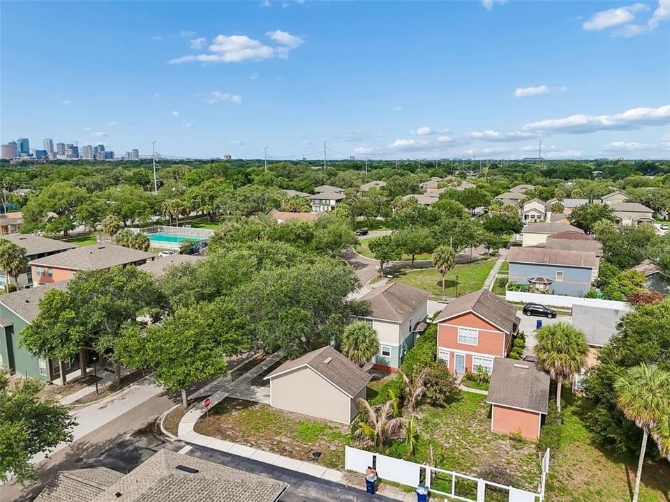 На продажу: $370,000 (4 спален, 2 ванн, 1614 Квадратных фут)