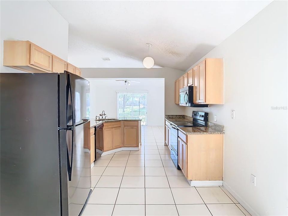 En Renta: $2,495 (4 camas, 2 baños, 1878 Pies cuadrados)