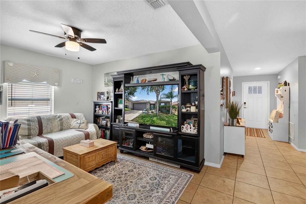 For Sale: $430,000 (3 beds, 2 baths, 1878 Square Feet)