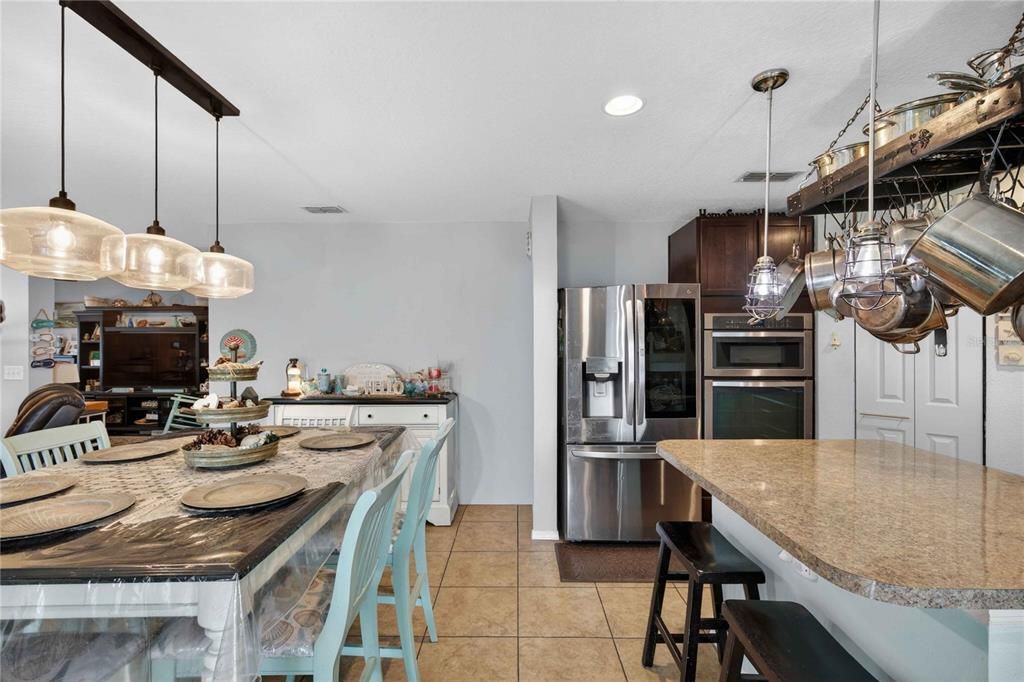 For Sale: $430,000 (3 beds, 2 baths, 1878 Square Feet)