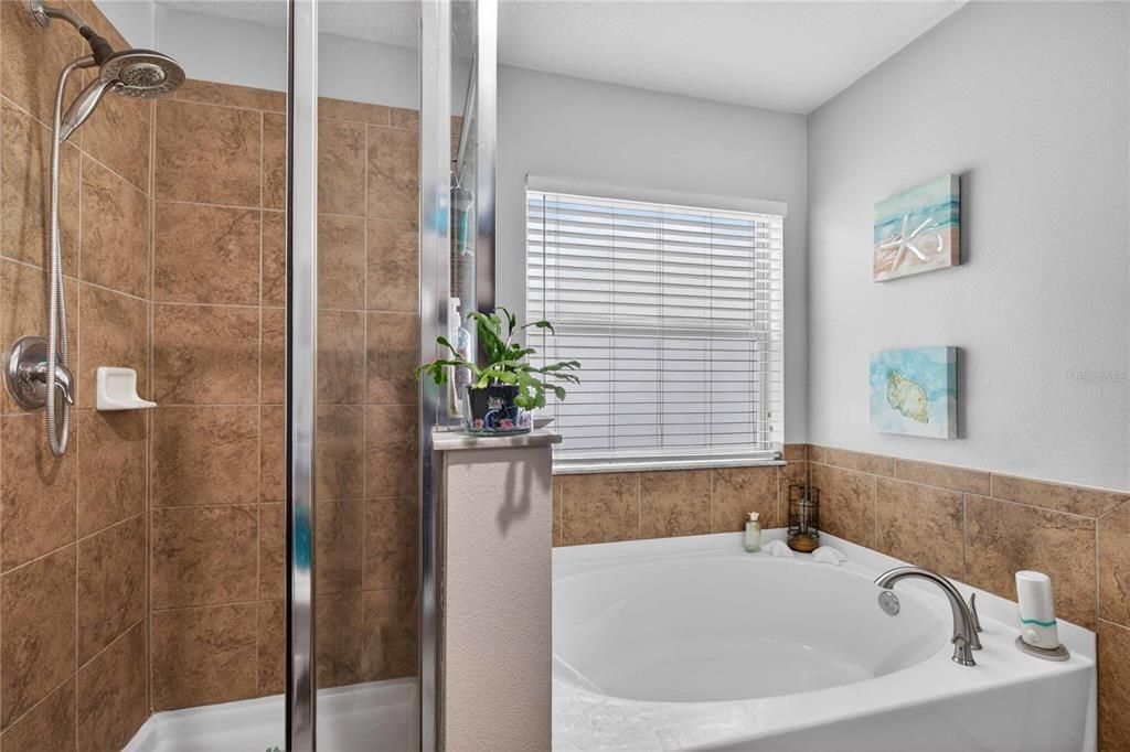 For Sale: $430,000 (3 beds, 2 baths, 1878 Square Feet)