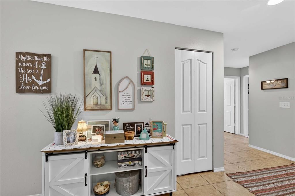For Sale: $430,000 (3 beds, 2 baths, 1878 Square Feet)