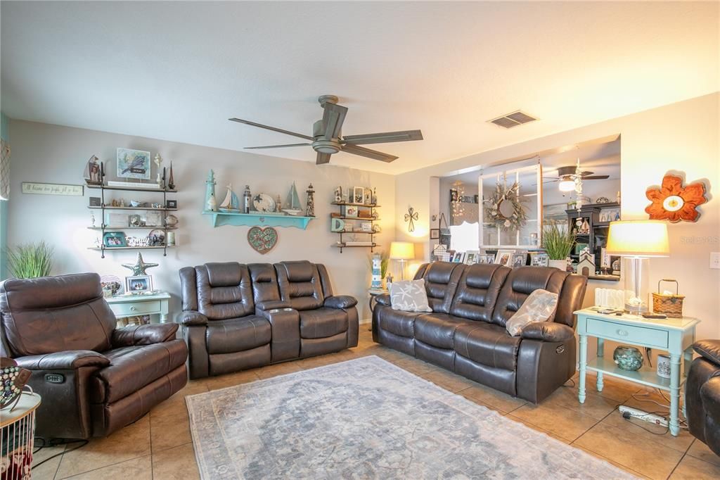 For Sale: $430,000 (3 beds, 2 baths, 1878 Square Feet)