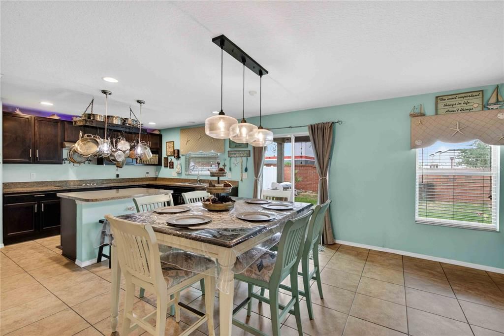 For Sale: $430,000 (3 beds, 2 baths, 1878 Square Feet)