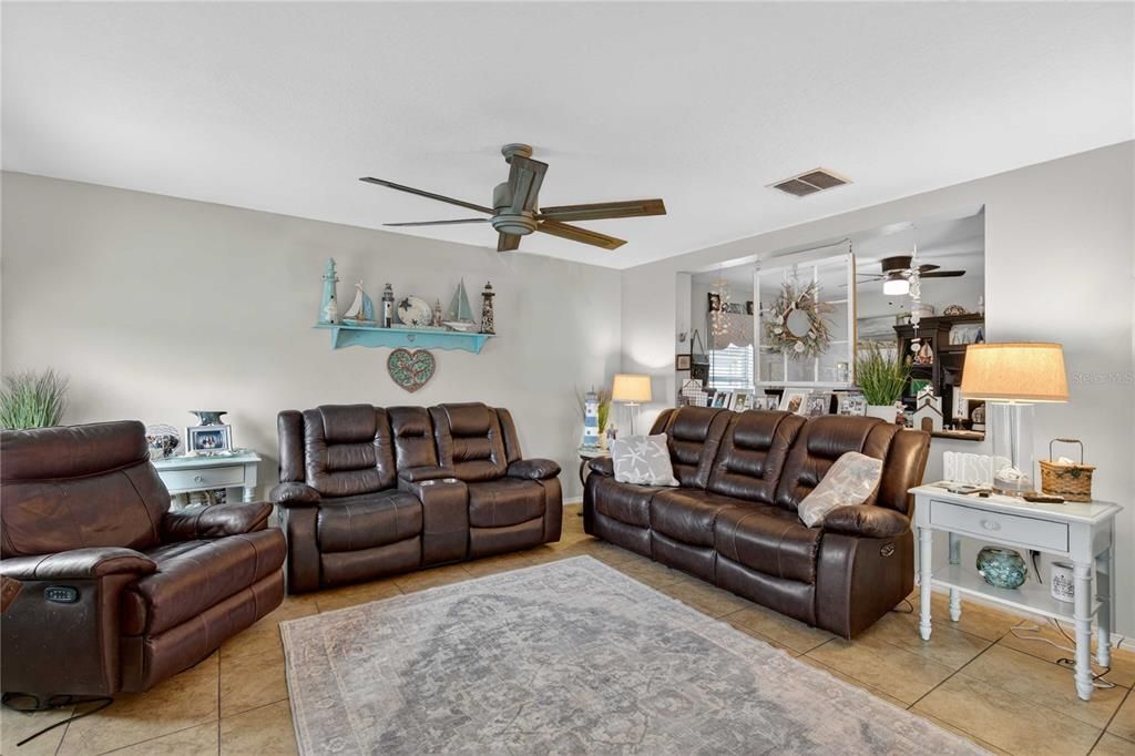 For Sale: $430,000 (3 beds, 2 baths, 1878 Square Feet)