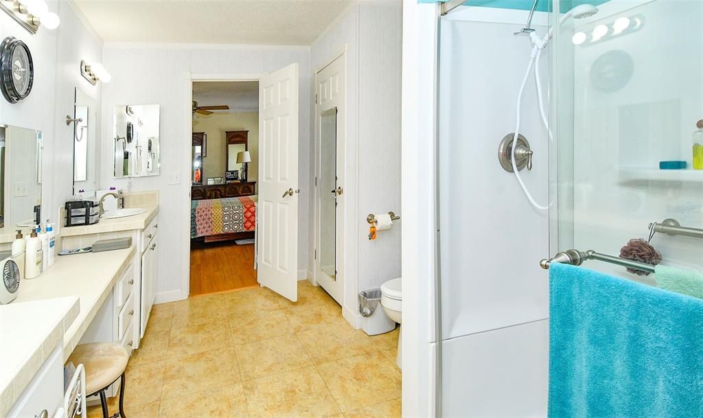 For Sale: $220,000 (3 beds, 2 baths, 1664 Square Feet)