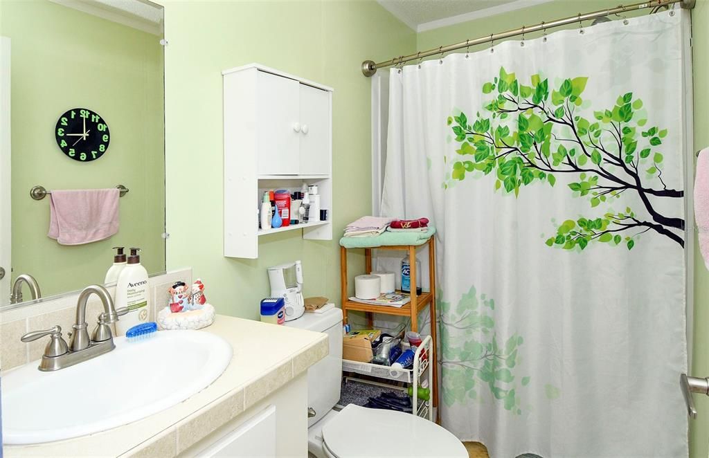 For Sale: $220,000 (3 beds, 2 baths, 1664 Square Feet)