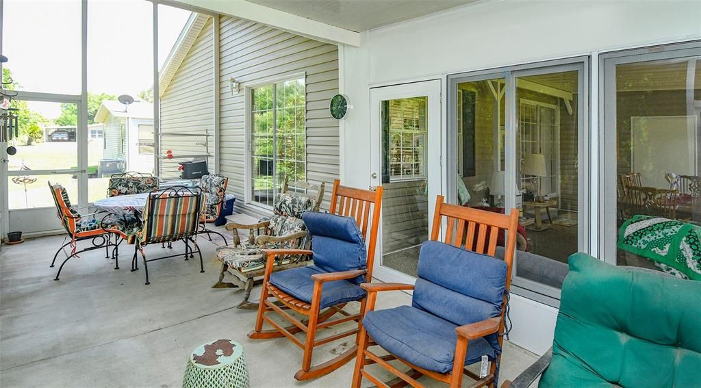 For Sale: $220,000 (3 beds, 2 baths, 1664 Square Feet)