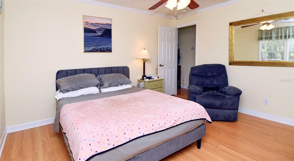 For Sale: $220,000 (3 beds, 2 baths, 1664 Square Feet)