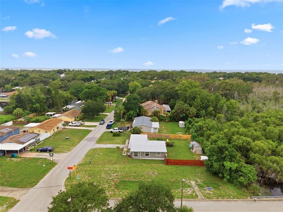 For Sale: $325,000 (2 beds, 1 baths, 816 Square Feet)