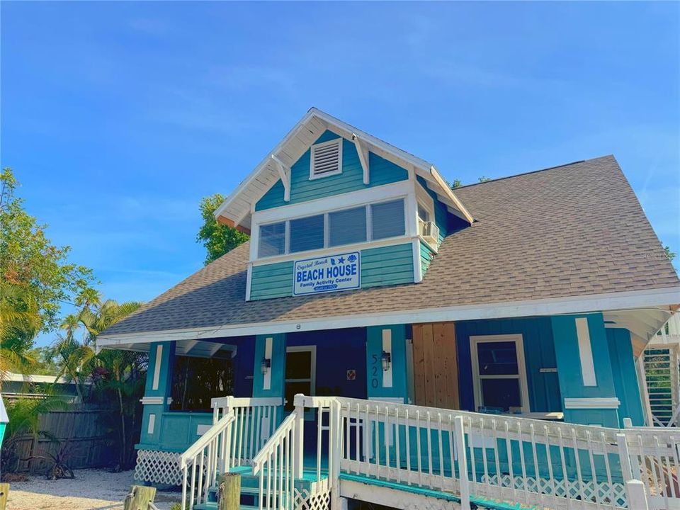 For Sale: $325,000 (2 beds, 1 baths, 816 Square Feet)