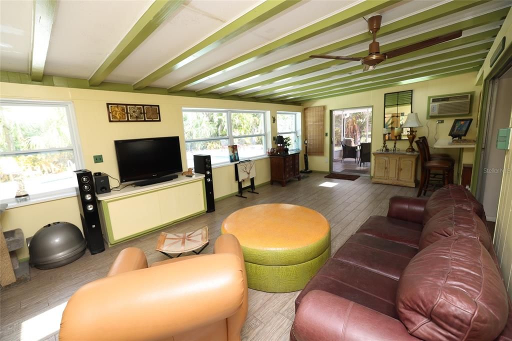 Active With Contract: $488,500 (3 beds, 2 baths, 1718 Square Feet)