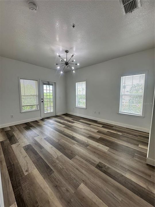 For Sale: $229,999 (2 beds, 2 baths, 1091 Square Feet)