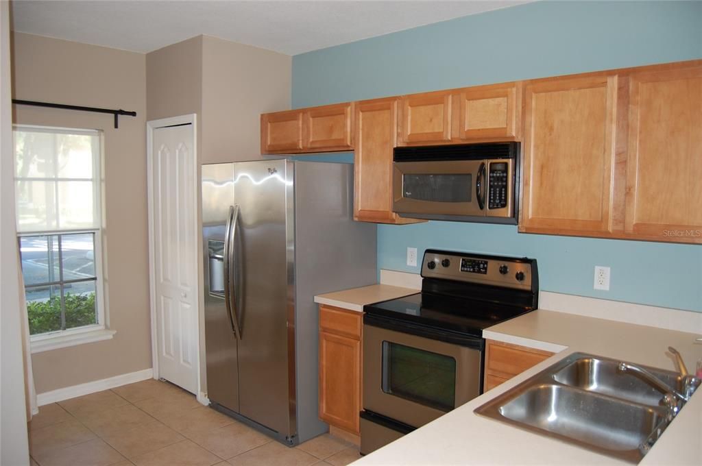 For Rent: $1,700 (2 beds, 2 baths, 1144 Square Feet)