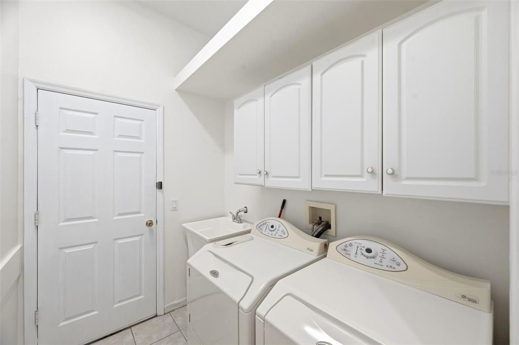 For Sale: $479,900 (4 beds, 2 baths, 2034 Square Feet)