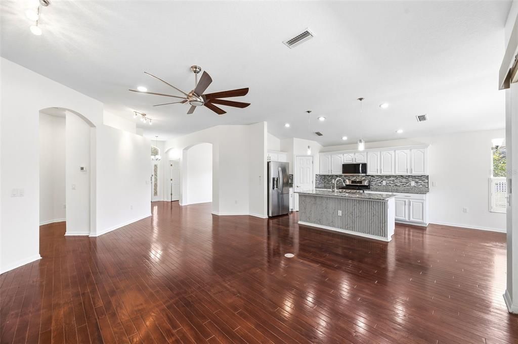 For Sale: $479,900 (4 beds, 2 baths, 2034 Square Feet)