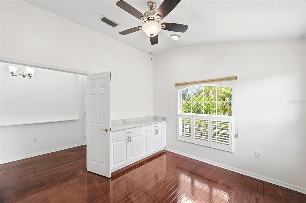 For Sale: $479,900 (4 beds, 2 baths, 2034 Square Feet)