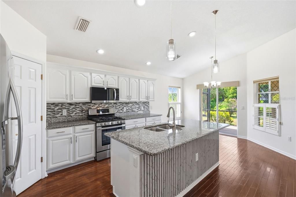 For Sale: $479,900 (4 beds, 2 baths, 2034 Square Feet)