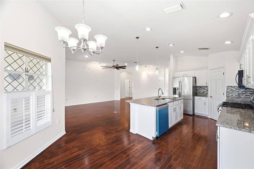 For Sale: $479,900 (4 beds, 2 baths, 2034 Square Feet)
