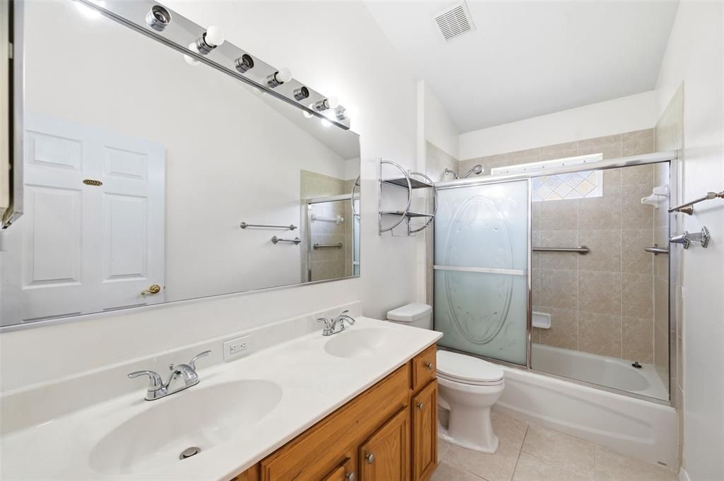 For Sale: $479,900 (4 beds, 2 baths, 2034 Square Feet)