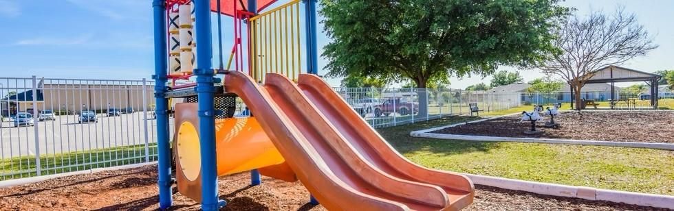 На продажу: $280,000 (3 спален, 2 ванн, 1053 Квадратных фут)