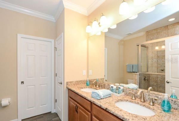 For Rent: $2,390 (3 beds, 2 baths, 1430 Square Feet)