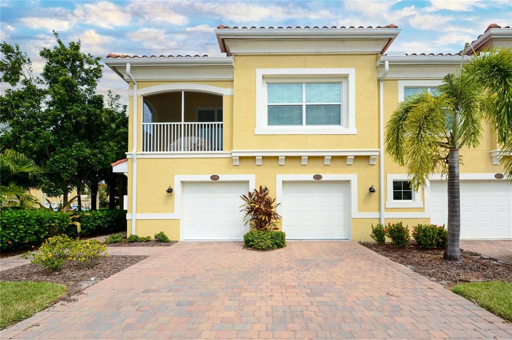 For Rent: $2,390 (3 beds, 2 baths, 1430 Square Feet)