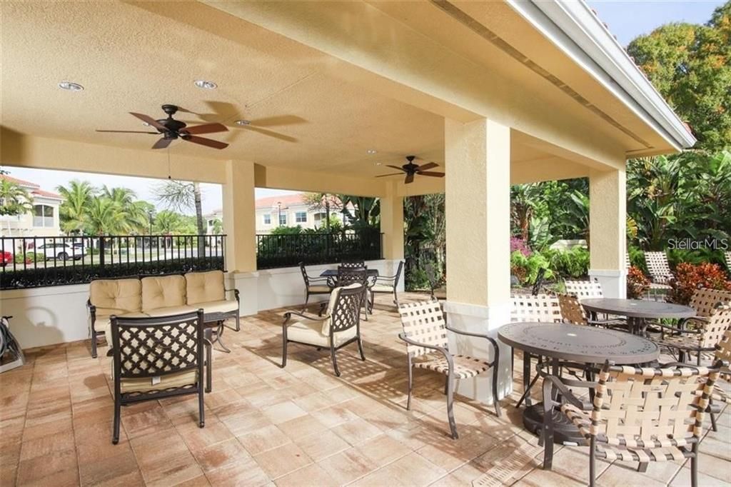 For Rent: $2,390 (3 beds, 2 baths, 1430 Square Feet)