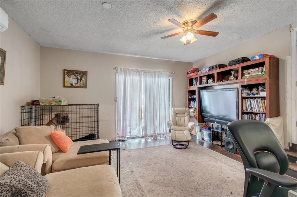 For Sale: $194,000 (4 beds, 2 baths, 1610 Square Feet)