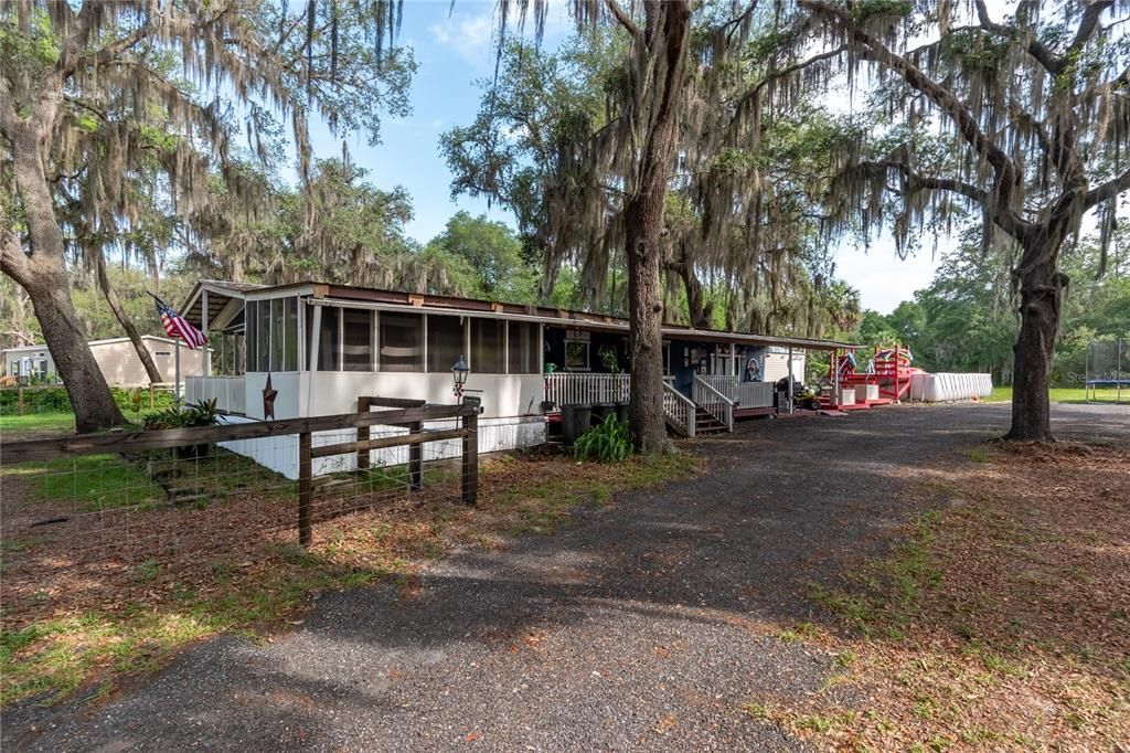 For Sale: $194,000 (4 beds, 2 baths, 1610 Square Feet)