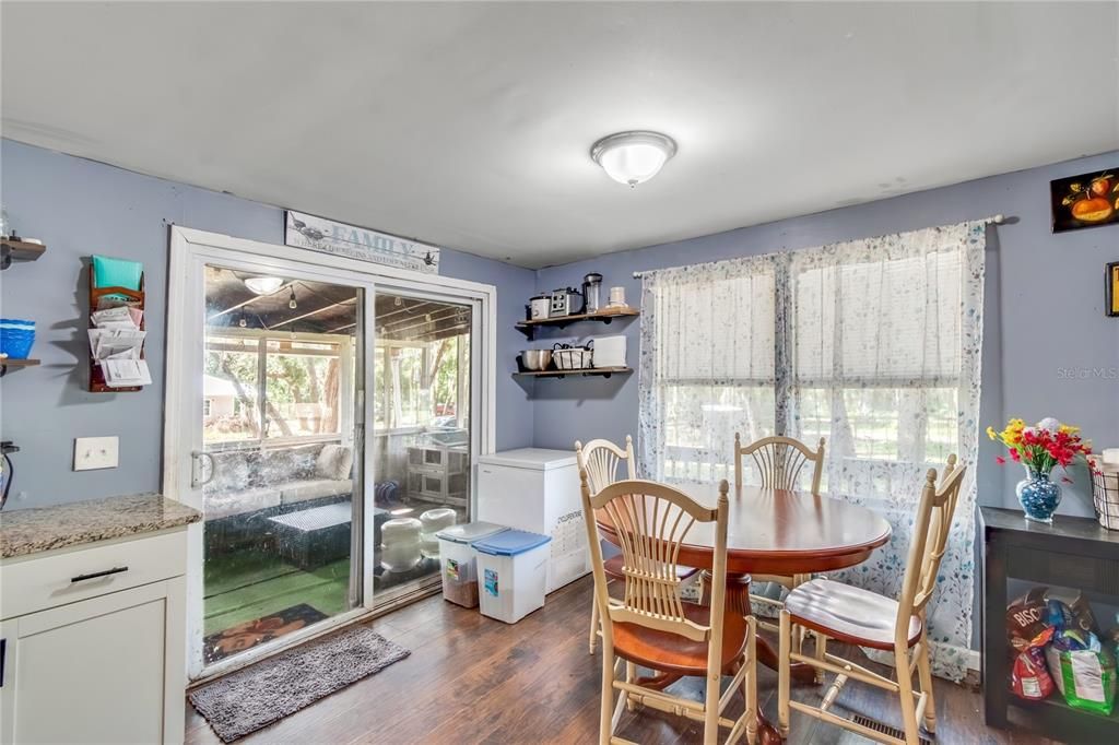 For Sale: $194,000 (4 beds, 2 baths, 1610 Square Feet)
