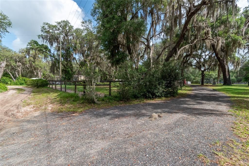 For Sale: $194,000 (4 beds, 2 baths, 1610 Square Feet)