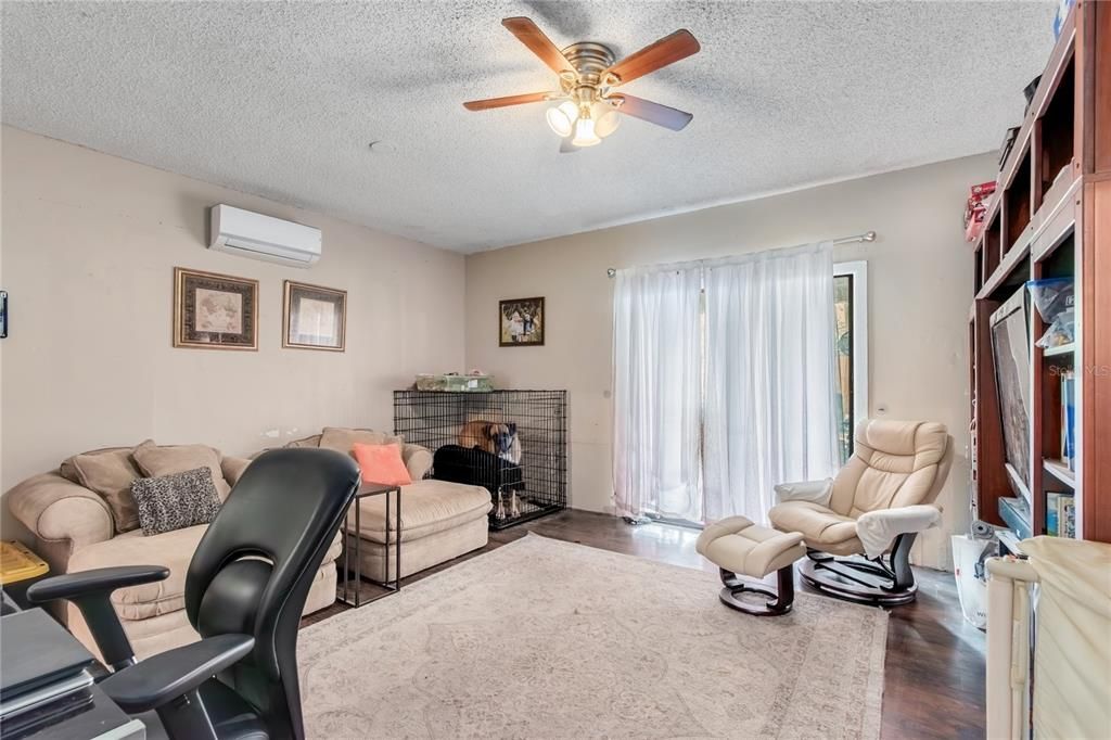 For Sale: $194,000 (4 beds, 2 baths, 1610 Square Feet)