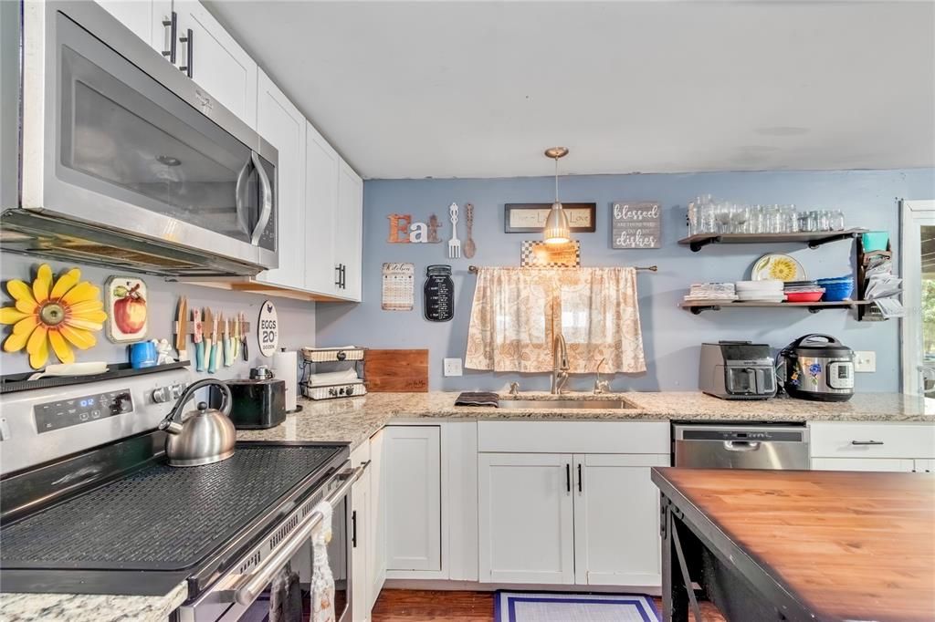 For Sale: $194,000 (4 beds, 2 baths, 1610 Square Feet)